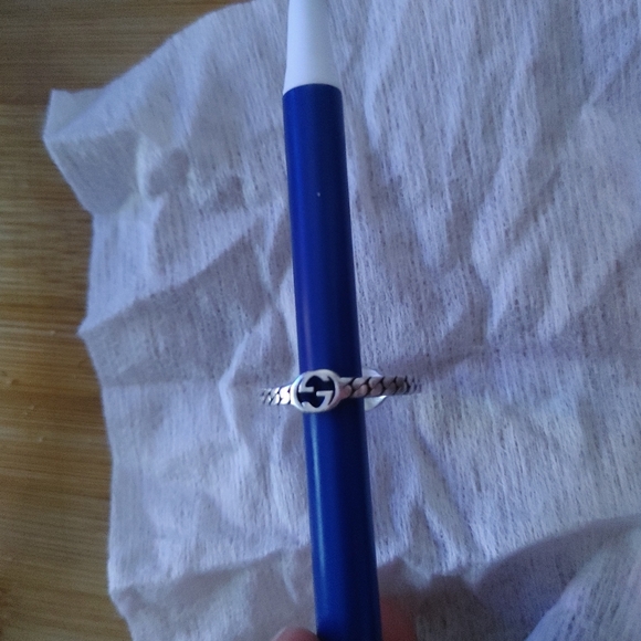 Gucci Interlock Ring. Sterling silver. Marked size 20 which fits like a 9 US. - Picture 6 of 7